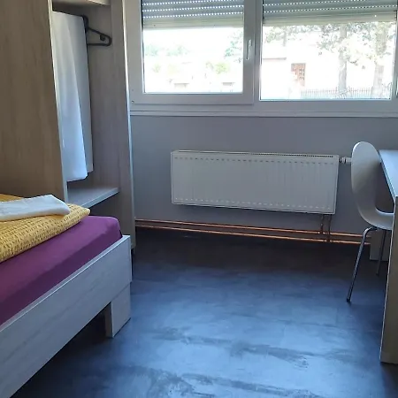 Motel-stuhr Штур